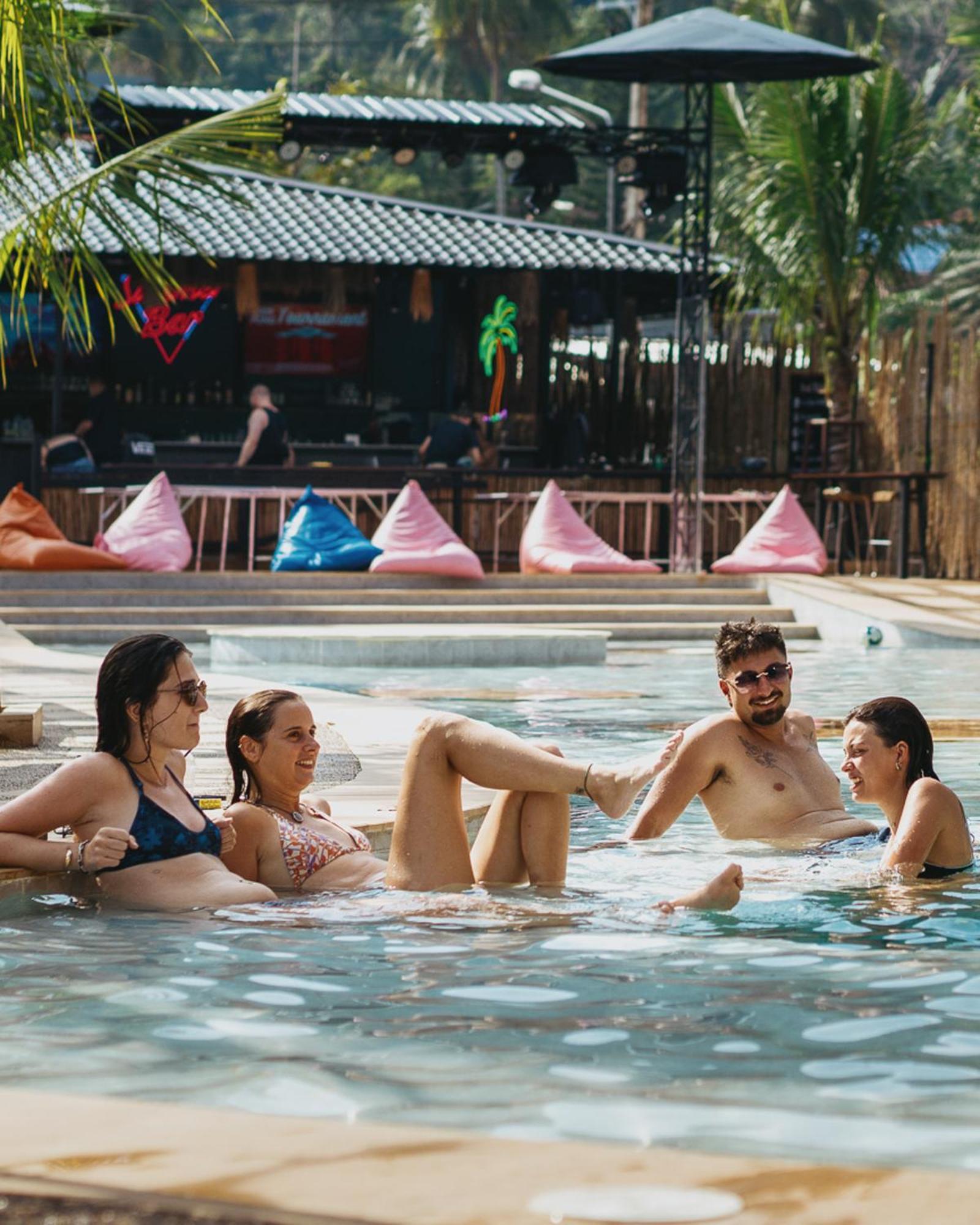 Summer Club And Hostel Ао Нанг Экстерьер фото